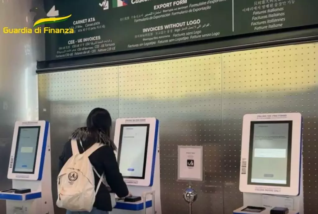 Frode sui rimborsi Iva a Malpensa, 26 denunciati Frode sui rimborsi Iva a Malpensa, 26 denunciati