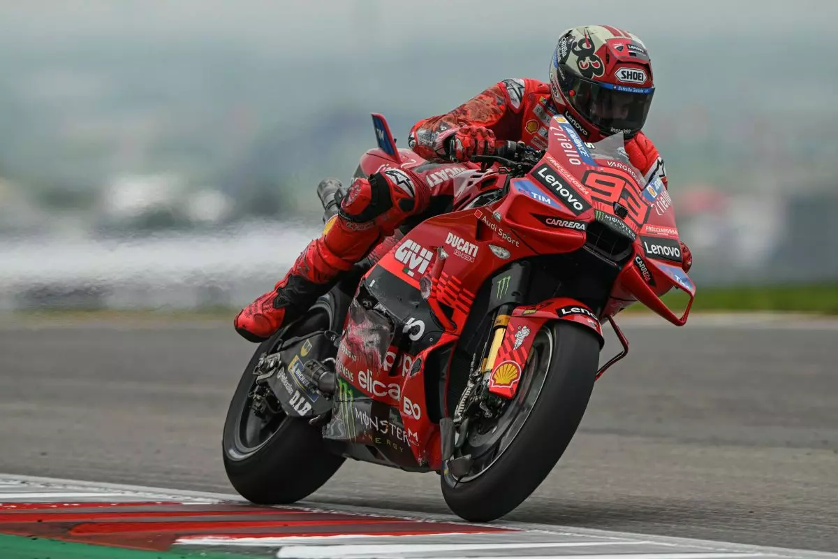 Marc Marquez vince anche la sprint in Qatar, male Bagnaia Marc Marquez vince anche la sprint in Qatar, male Bagnaia