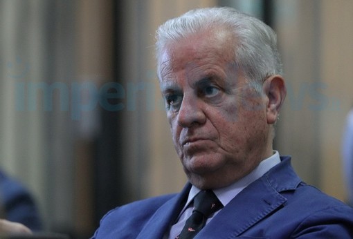 Vent'anni dal G8, parla Claudio Scajola: "La polizia necessita di maggior selezione e formazione, alla Diaz fatti in nessun modo giustificabili" Vent'anni dal G8, parla Claudio Scajola: "La polizia necessita di maggior selezione e formazione, alla Diaz fatti in nessun modo giustificabili"