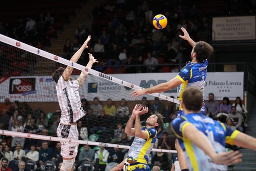 Memorial Tessitore di volley, biglietti a ruba per il test match di Imperia tra Cuneo e Cannes Memorial Tessitore di volley, biglietti a ruba per il test match di Imperia tra Cuneo e Cannes