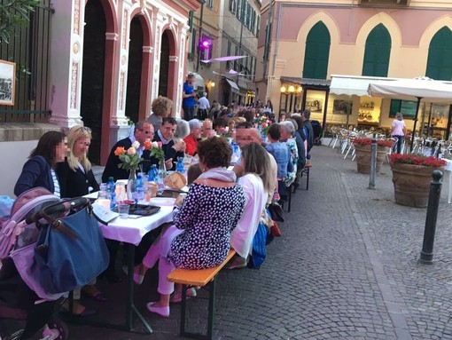 Celle, torna la "Cena delle rose" per beneficenza: già esaurite le prenotazioni Celle, torna la "Cena delle rose" per beneficenza: già esaurite le prenotazioni