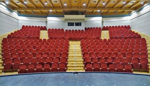 Cairo: definita la gestione del teatro comunale "Osvaldo Chebello" per la stagione 2017/18 Cairo: definita la gestione del teatro comunale "Osvaldo Chebello" per la stagione 2017/18