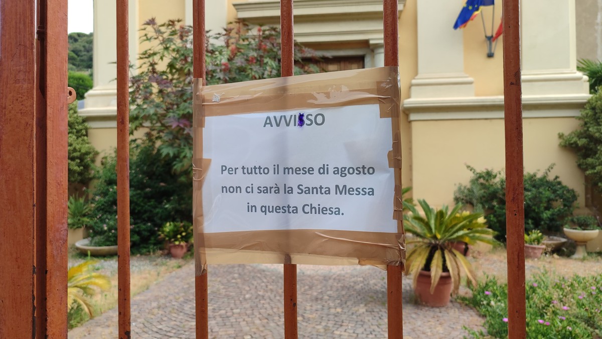 Abusi su minore, scena muta di Padre Melis davanti al Gip Abusi su minore, scena muta di Padre Melis davanti al Gip
