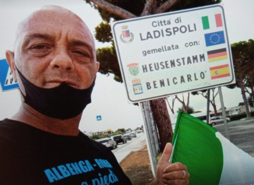 Ritorna ad Albenga Filippo La Rocca, dopo avere raggiunto Roma a piedi ...