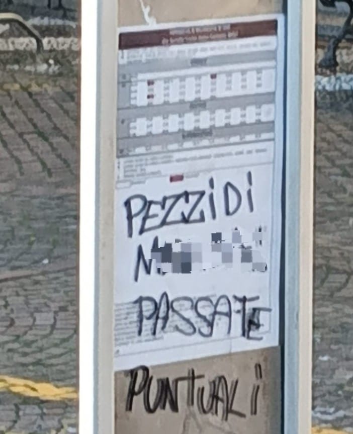 "Pezzi di m...a! Passate puntuali", frase offensiva contro gli autisti Tpl a Noli