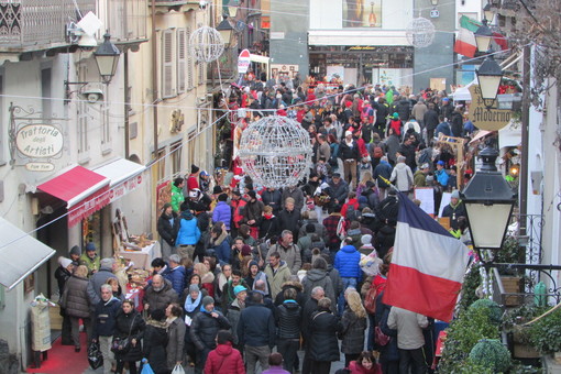 La Fiera di Sant'Orso, la più antica rassegna dell'artigianato delle Alpi, torna quest’anno ad aprile La Fiera di Sant'Orso, la più antica rassegna dell'artigianato delle Alpi, torna quest’anno ad aprile