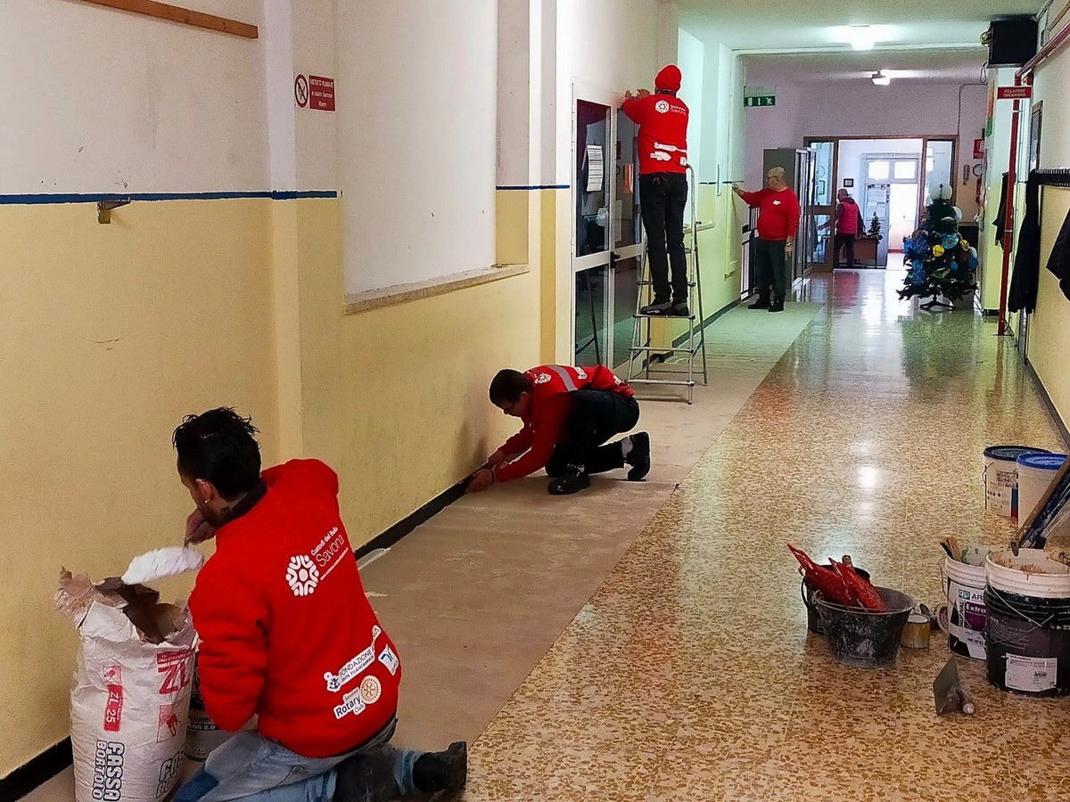 Savona, i Custodi del bello al lavoro per la manutenzione delle scuole di Legino – Savonanews.it