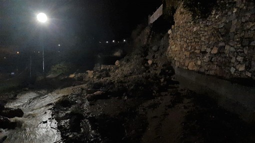 Verezzi, riapre la strada in borgata Poggio. Ripristinato il collegamento con Finale Verezzi, riapre la strada in borgata Poggio. Ripristinato il collegamento con Finale