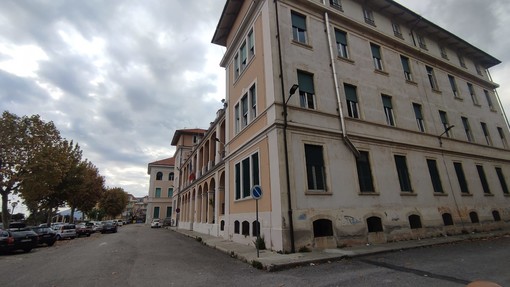 Carenza di aule al Falcone di Loano, ne verranno ricavate 4. Molinaro (Lega) insorge: "Bisogna trovare un accordo per le ex colonie torinesi. No allo spostamento del CPIA" Carenza di aule al Falcone di Loano, ne verranno ricavate 4. Molinaro (Lega) insorge: "Bisogna trovare un accordo per le ex colonie torinesi. No allo spostamento del CPIA"