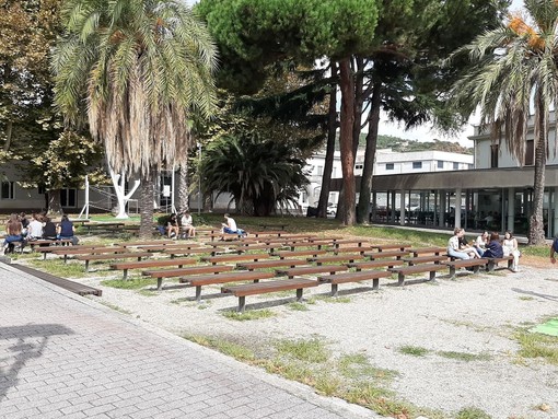 Università, via alla ripartenza con aule al 20%. Rettore Delfino: "Vogliamo dare un segnale" Università, via alla ripartenza con aule al 20%. Rettore Delfino: "Vogliamo dare un segnale"