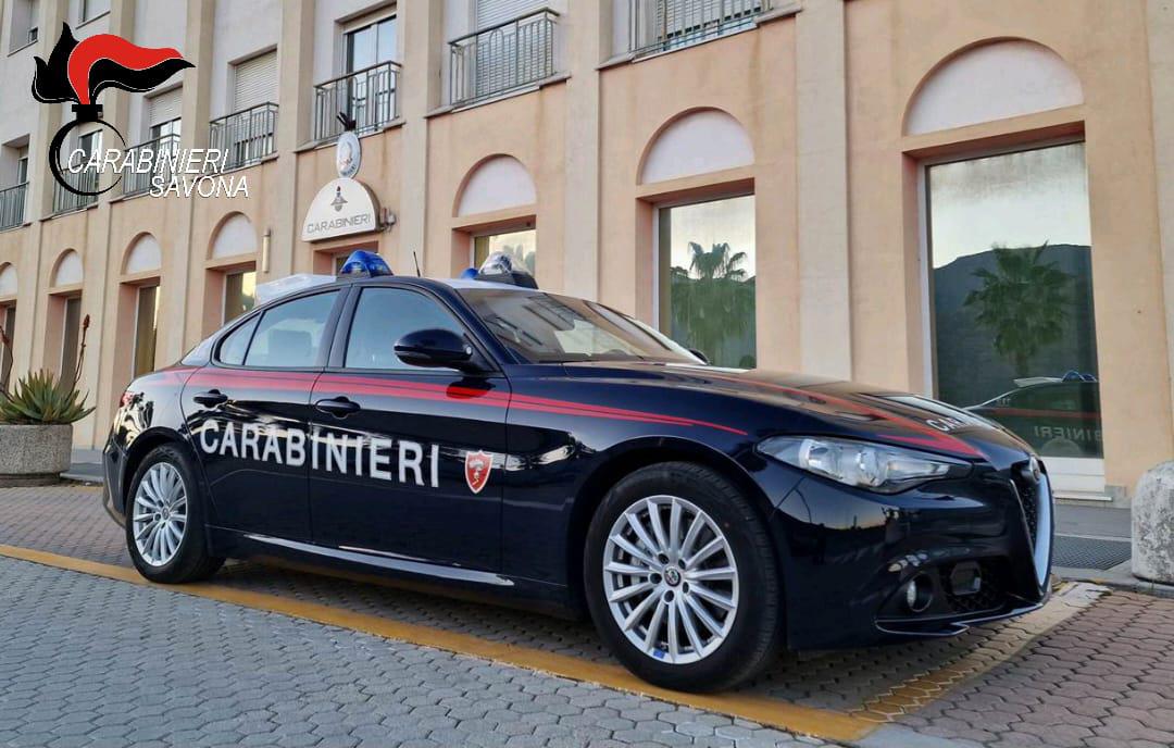 Tenta la rapina a un minimarket di Albenga aggredendo il titolare con un bastone di ferro: arrestato un 28enne Tenta la rapina a un minimarket di Albenga aggredendo il titolare con un bastone di ferro: arrestato un 28enne