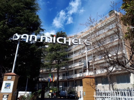 Albenga, i lavoratori della clinica San Michele preoccupati: “80 famiglie rischiano il posto” Albenga, i lavoratori della clinica San Michele preoccupati: “80 famiglie rischiano il posto”