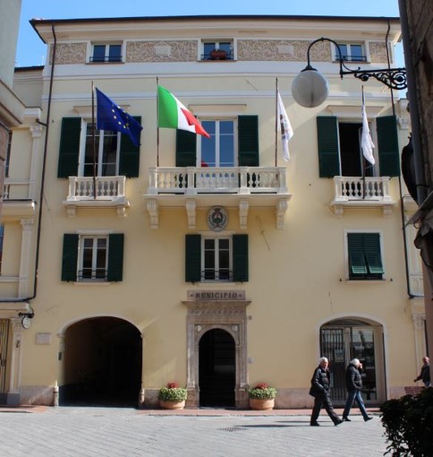 Pietra Ligure: dibattito aperto con Marco G. Pellifroni Pietra Ligure: dibattito aperto con Marco G. Pellifroni