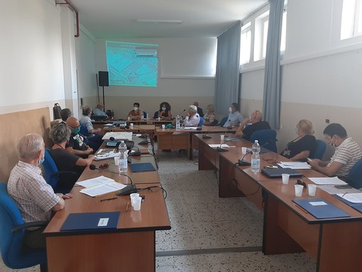 Il consiglio comunale a Vado nelle scuole Medie Peterlin Il consiglio comunale a Vado nelle scuole Medie Peterlin