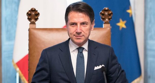 Covid e restrizioni dalla prossima settimana: stasera vertice Governo - Regioni. Prime anticipazioni Covid e restrizioni dalla prossima settimana: stasera vertice Governo - Regioni. Prime anticipazioni
