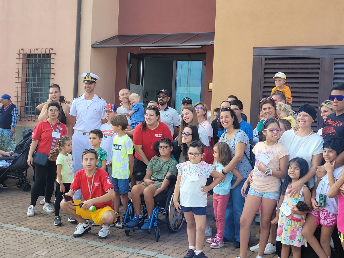 Loano, bambini e ragazzi oncologici alla scoperta della Guardia Costiera (FOTO) – Savonanews.it Loano, bambini e ragazzi oncologici alla scoperta della Guardia Costiera (FOTO) – Savonanews.it