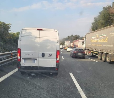 Incidente sulla A7, chiuso il tratto compreso tra Serravalle-Genova e Genova Pegli in direzione Savona – Savonanews.it Incidente sulla A7, chiuso il tratto compreso tra Serravalle-Genova e Genova Pegli in direzione Savona – Savonanews.it