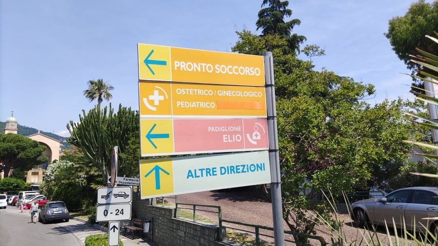 Calizzano, ragazzo investito da un'auto finisce in un burrone: codice giallo al Santa Corona Calizzano, ragazzo investito da un'auto finisce in un burrone: codice giallo al Santa Corona