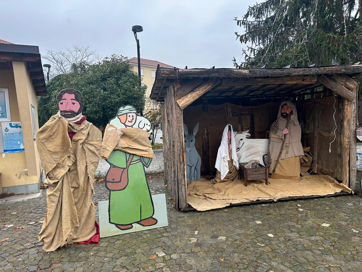 Cengio, piazza Martiri Partigiani si accende con il presepe realizzato dalla Consulta Giovanile (FOTO) – Savonanews.it Cengio, piazza Martiri Partigiani si accende con il presepe realizzato dalla Consulta Giovanile (FOTO) – Savonanews.it