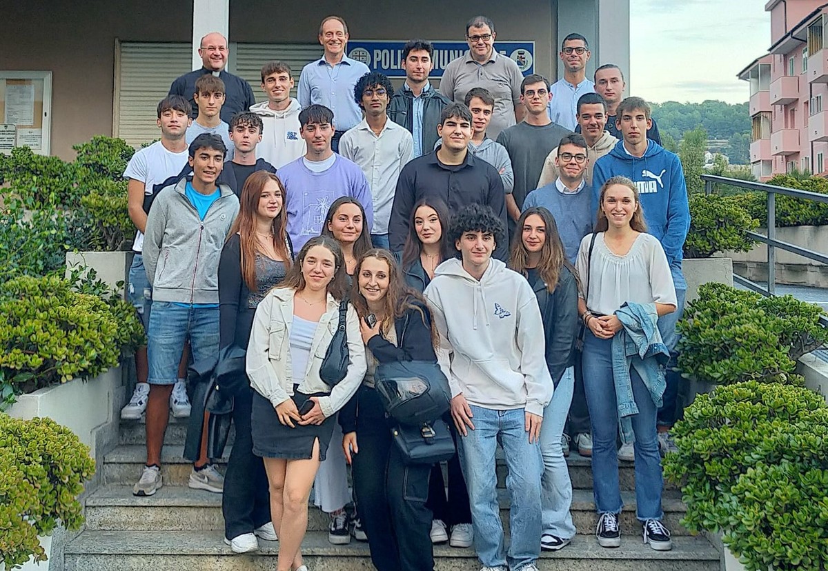Andora, per la festa dei diciottenni incontro dei giovani con Comune, Protezione civile e Croce Bianca – Savonanews.it Andora, per la festa dei diciottenni incontro dei giovani con Comune, Protezione civile e Croce Bianca – Savonanews.it