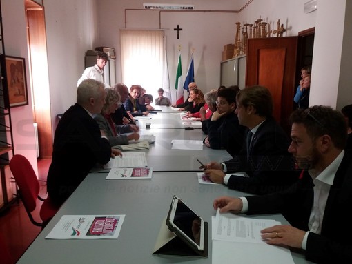 Incontro tra i piccoli comuni della provincia contro la fusione, Scajola: "Un errore incredibile del Governo ai danni dei cittadini” Incontro tra i piccoli comuni della provincia contro la fusione, Scajola: "Un errore incredibile del Governo ai danni dei cittadini”