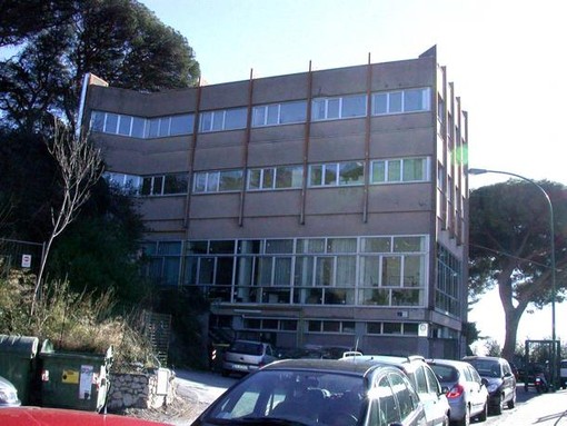 Violenza sessuale all'Alberghiero di Finale, ascoltati la vittima e il professore Violenza sessuale all'Alberghiero di Finale, ascoltati la vittima e il professore