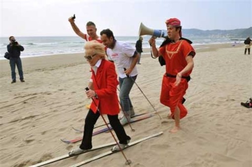 Laigueglia, sabato 12 aprile ritorna la manifestazione ludico-sportiva "Sci di Fondo On The Beach 2014" Laigueglia, sabato 12 aprile ritorna la manifestazione ludico-sportiva "Sci di Fondo On The Beach 2014"