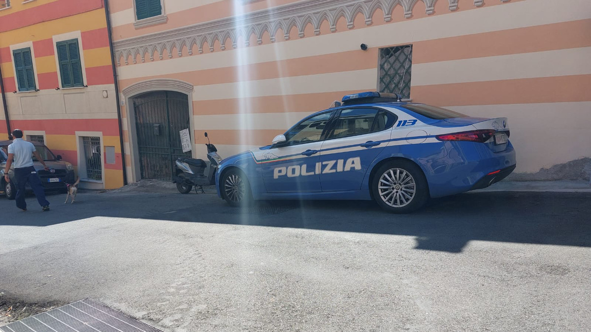 Savona, spari in via Costacavalli: un uomo si toglie la vita nella sua abitazione Savona, spari in via Costacavalli: un uomo si toglie la vita nella sua abitazione