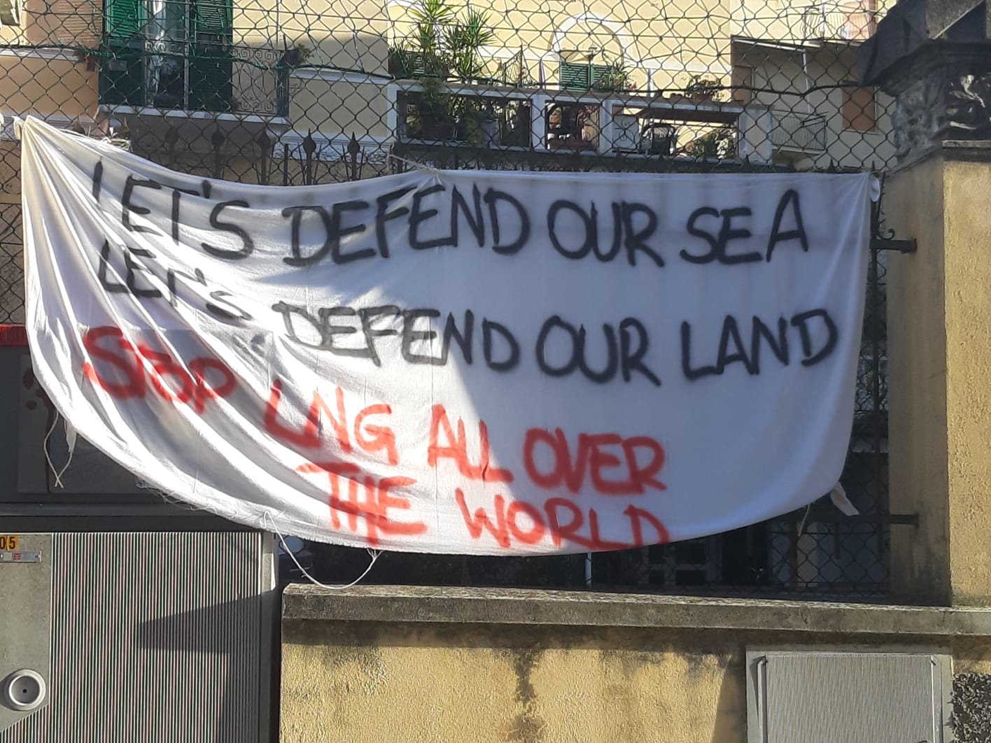 “No al rigassificatore, in difesa del mare”. La protesta nelle vie di Noli alle World Series di trial – Savonanews.it “No al rigassificatore, in difesa del mare”. La protesta nelle vie di Noli alle World Series di trial – Savonanews.it