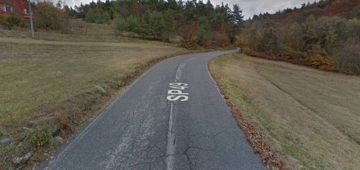 Un tratto della Sp49 del Sassello (immagine tratta da Google Maps) Un tratto della Sp49 del Sassello (immagine tratta da Google Maps)