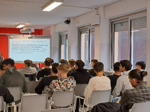 "A scuola di sicurezza", 15 incontri con gli studenti savonesi tra prevenzione e formazione "A scuola di sicurezza", 15 incontri con gli studenti savonesi tra prevenzione e formazione