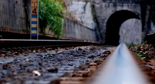Albenga, cammina lungo i binari: uomo investito dal treno Albenga, cammina lungo i binari: uomo investito dal treno