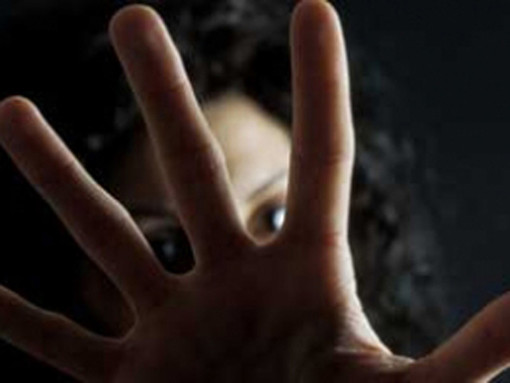 Giornata internazionale contro la violenza sulle donne: la città di Albenga inaugura una "panchina arancione" Giornata internazionale contro la violenza sulle donne: la città di Albenga inaugura una "panchina arancione"