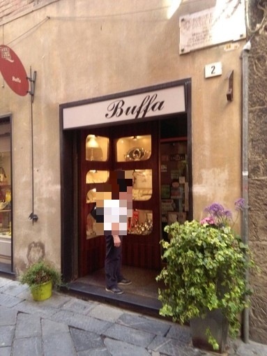 Furto nella gioielleria Buffa di Albenga: svuotata la cassaforte Furto nella gioielleria Buffa di Albenga: svuotata la cassaforte