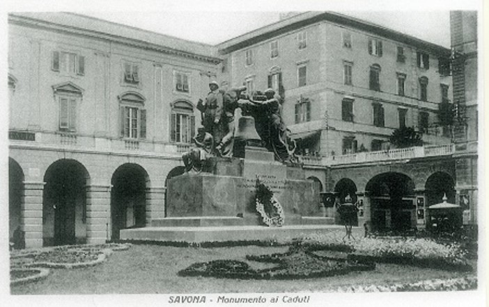 Savona: Franco Rebagliati propone l'album fotografico di piazza Mameli scaricabile Savona: Franco Rebagliati propone l'album fotografico di piazza Mameli scaricabile