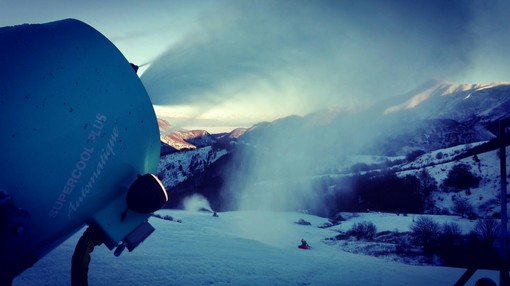 Prima nevicata e abbassamento delle temperature: a Limone Piemonte aprono gli impianti della "Riserva Bianca"