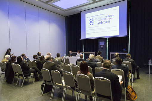 #formazione di valore con UNICOM