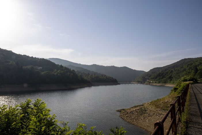 Osiglia, una passeggiata intorno al lago per ricordare Gabriella Simoncini