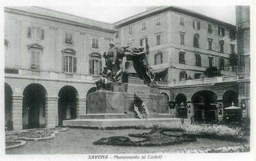 Savona: Franco Rebagliati propone l'album fotografico di piazza Mameli scaricabile Savona: Franco Rebagliati propone l'album fotografico di piazza Mameli scaricabile