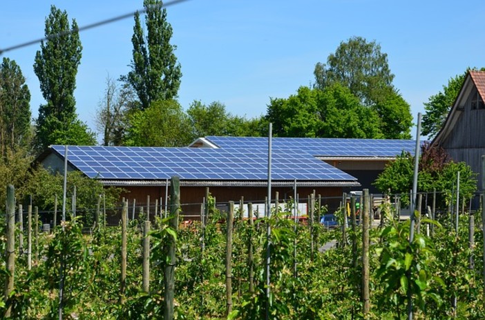 Come Funziona un Impianto Fotovoltaico con Accumulo: Costi e Vantaggi
