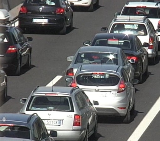 #Traffico: 4 chilometri di coda in prossimità di Savona, iniziato l'esodo di Pasqua