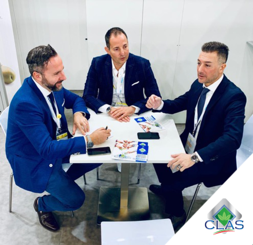 La CLAS presente al SIAL di Parigi, la più importante vetrina internazionale della filiera agroalimentare, per promuovere i prodotti di Imperia e della Liguria La CLAS presente al SIAL di Parigi, la più importante vetrina internazionale della filiera agroalimentare, per promuovere i prodotti di Imperia e della Liguria