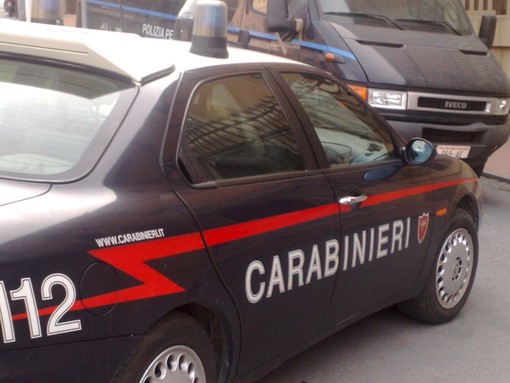 Vandalo fermato dai Carabinieri ad Albenga reagisce bruscamente: arrestato