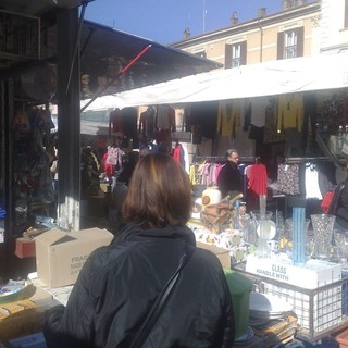 Ad Andora domenica "Festa dei saldi", aperta venditori e ambulanti