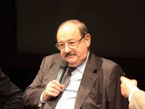 Umberto Eco super ospite al premio "C'era una svolta" ad Albenga Umberto Eco super ospite al premio "C'era una svolta" ad Albenga