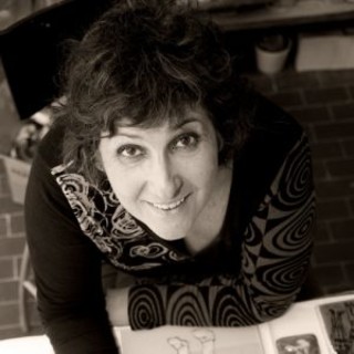 Altare: il museo del vetro e Sol de Mayo presentano Silvia Levenson