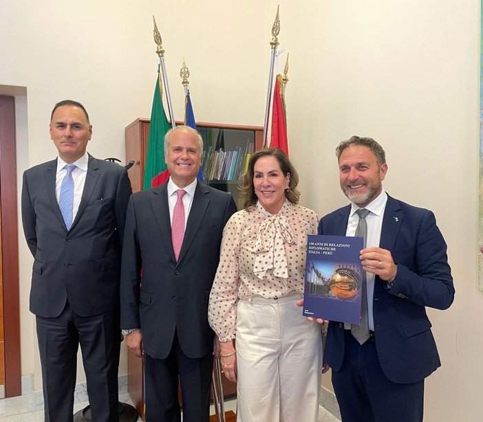 Liguria e Perù: un legame che si rinsalda con la visita dell'Ambasciatore Manuel Jose Antonio Cacho Souza Liguria e Perù: un legame che si rinsalda con la visita dell'Ambasciatore Manuel Jose Antonio Cacho Souza