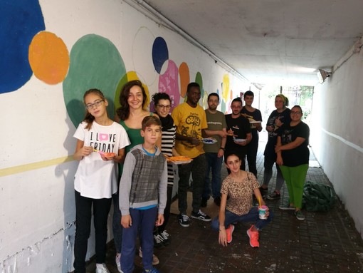 Albenga, completata dai giovani di YEPP la decorazione del sottopasso della Croce Bianca (FOTO) Albenga, completata dai giovani di YEPP la decorazione del sottopasso della Croce Bianca (FOTO)