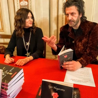 Igor Nogarotto a Loano per presentare il suo romanzo "Rosa stacca la spina", al 13esimo posto nella Top100 Amazon sezione narrativa