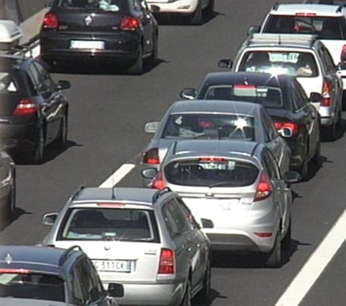 #Traffico: 4 chilometri di coda in prossimità di Savona, iniziato l'esodo di Pasqua